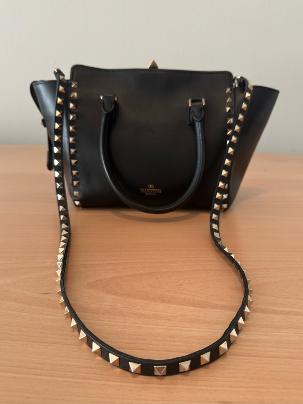 Valentino Garavani Black Leather Satchel with Gold Rockstuds - Picture 2 of 16